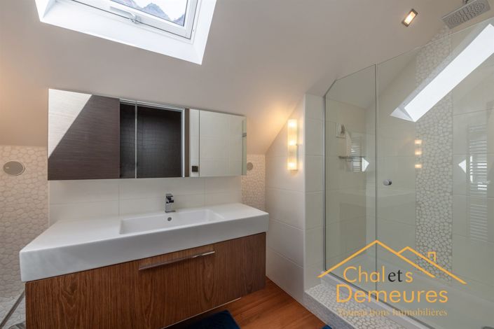 Image No.17-5 Bed House for sale