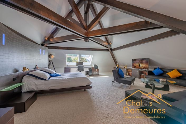 Image No.18-5 Bed House for sale