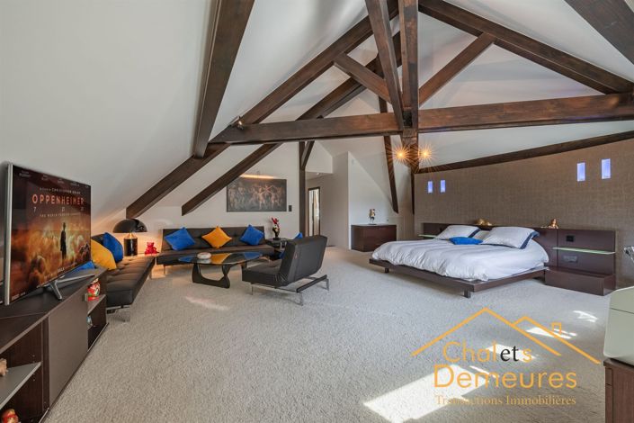Image No.25-5 Bed House for sale