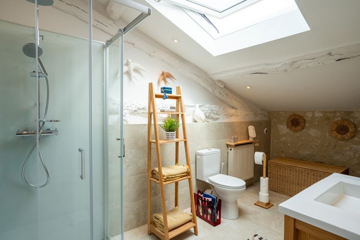 Image No.17-6 Bed House for sale