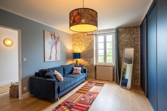 Image No.18-6 Bed House for sale