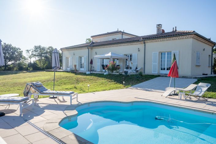 Image No.3-4 Bed House for sale