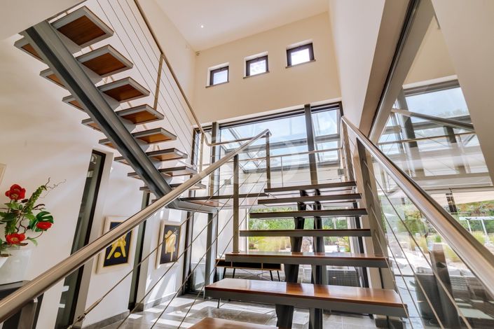 Image No.26-6 Bed House for sale