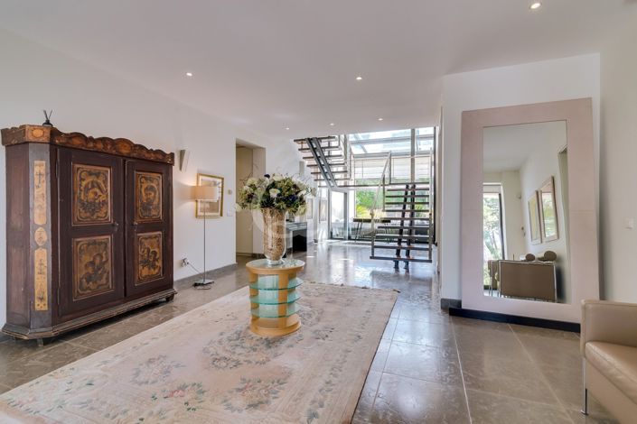Image No.42-6 Bed House for sale