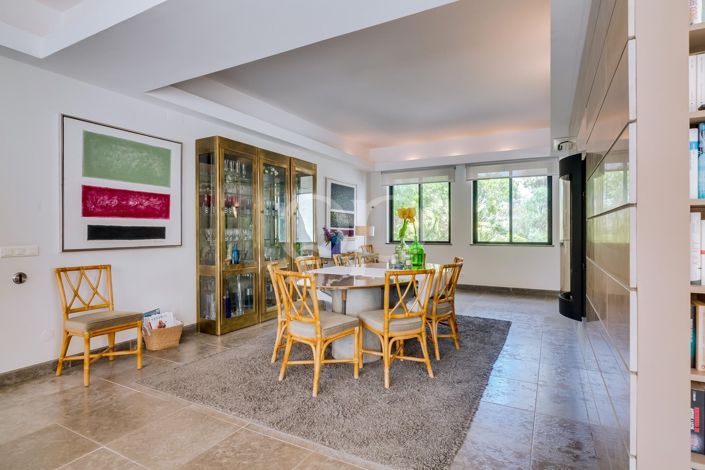 Image No.43-6 Bed House for sale