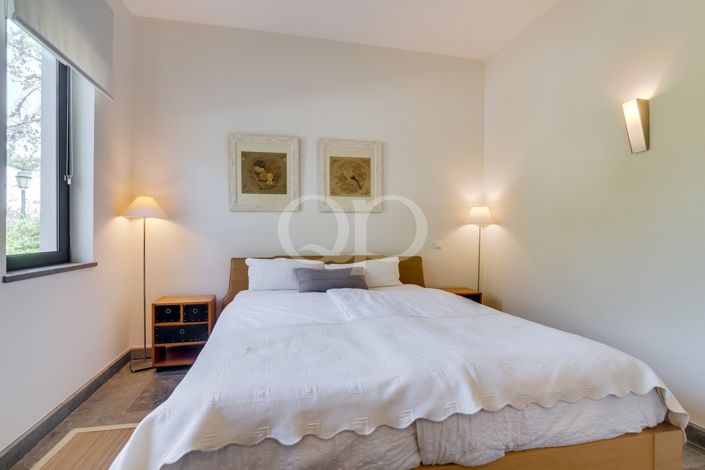 Image No.54-6 Bed House for sale