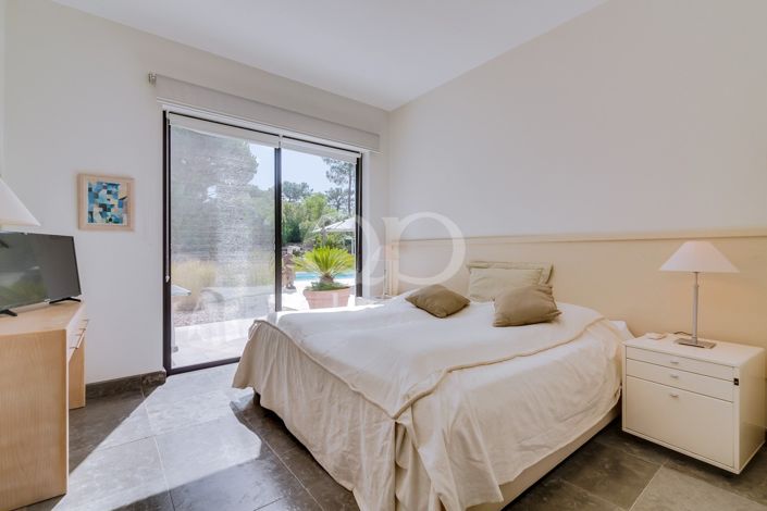 Image No.58-6 Bed House for sale