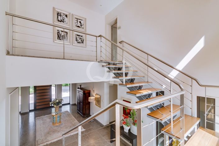 Image No.59-6 Bed House for sale