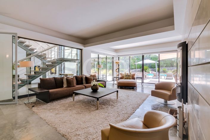 Image No.6-6 Bed House for sale