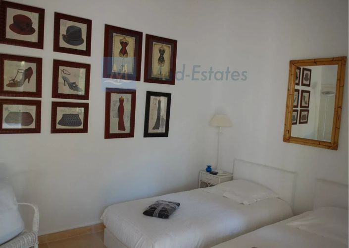 Image No.19-13 Bed House for sale