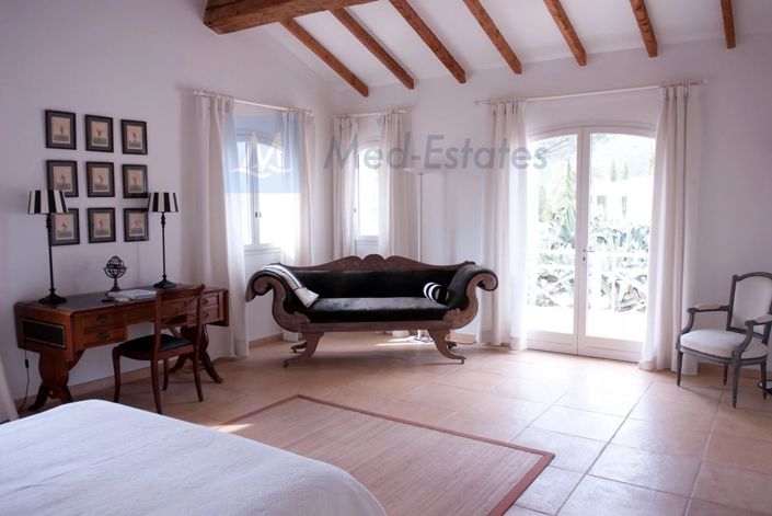 Image No.21-13 Bed House for sale