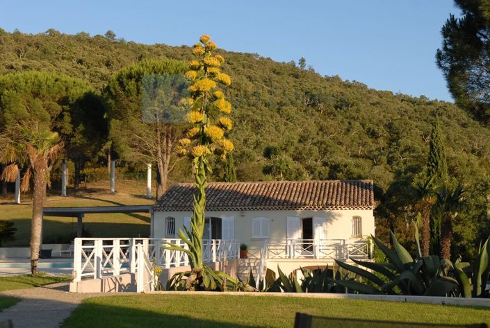 Image No.8-13 Bed House for sale