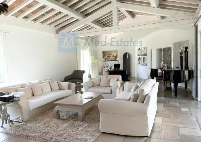Image No.9-13 Bed House for sale