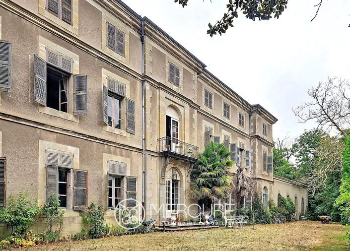 Image No.11-6 Bed Property for sale