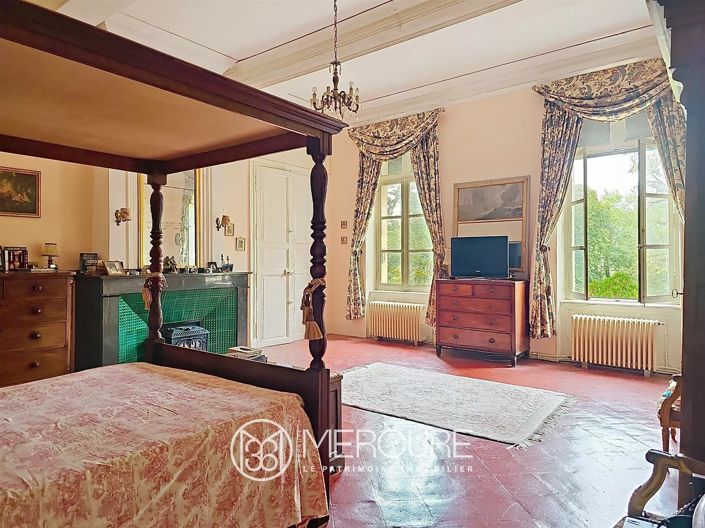 Image No.7-6 Bed Property for sale