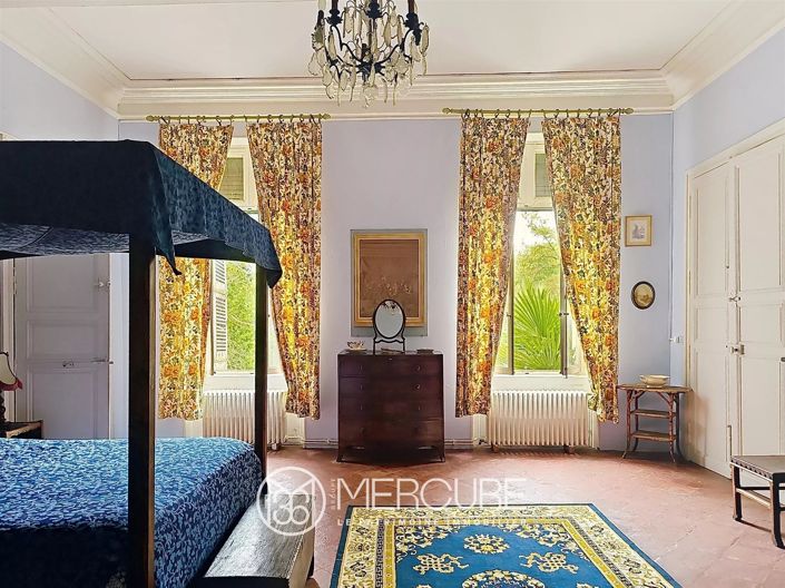 Image No.8-6 Bed Property for sale