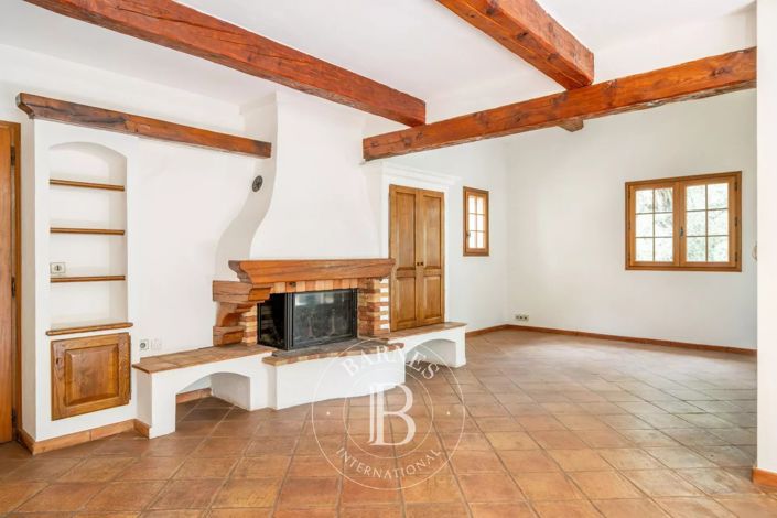 Image No.5-5 Bed House for sale