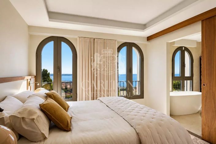 Image No.8-6 Bed House for sale