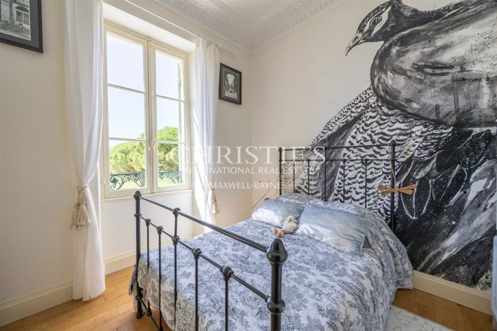 Image No.20-12 Bed Property for sale