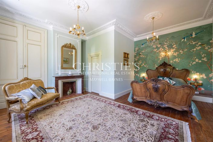 Image No.22-12 Bed Property for sale