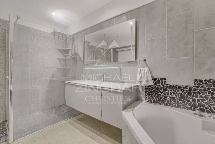 Image No.16-5 Bed House for sale