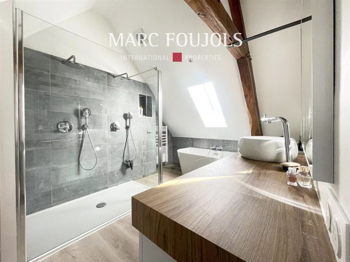 Image No.12-5 Bed House for sale