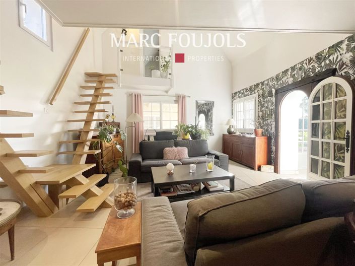 Image No.6-5 Bed House for sale