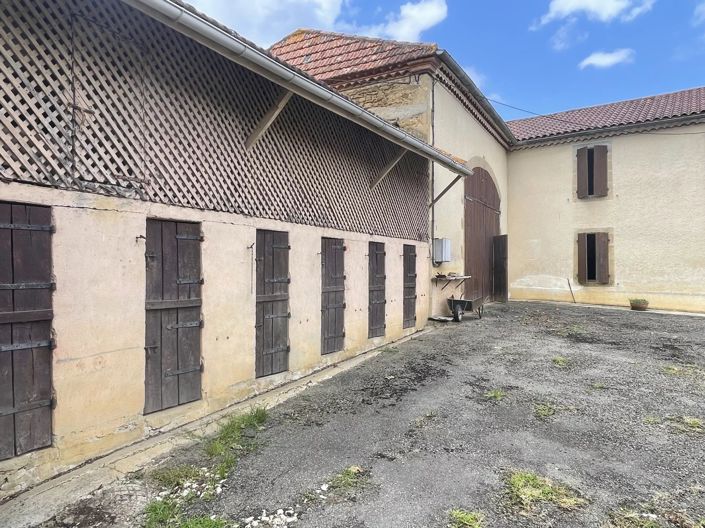 Image No.3-4 Bed House for sale