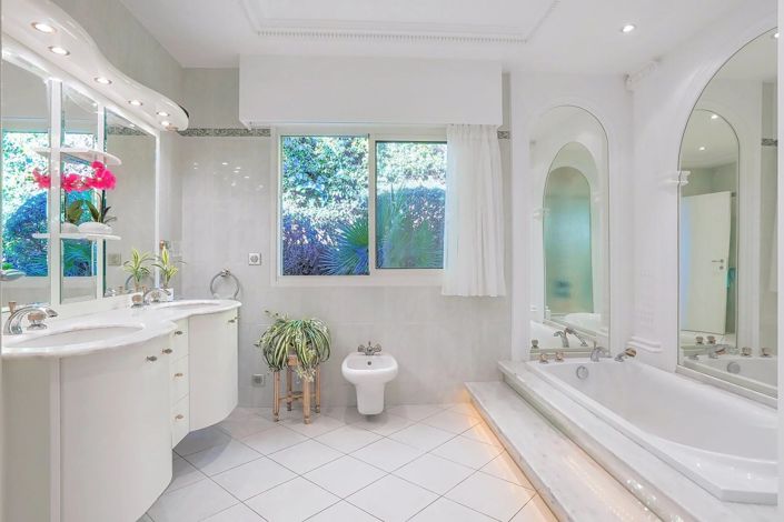 Image No.14-7 Bed House for sale
