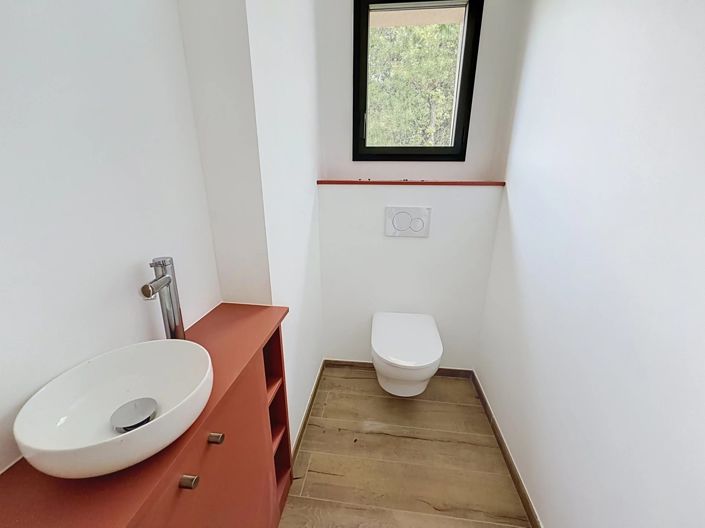 Image No.18-3 Bed House for sale