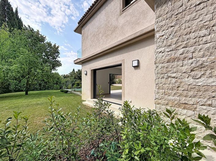 Image No.19-3 Bed House for sale