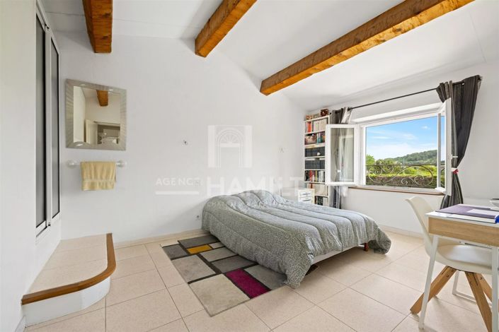 Image No.8-3 Bed House for sale