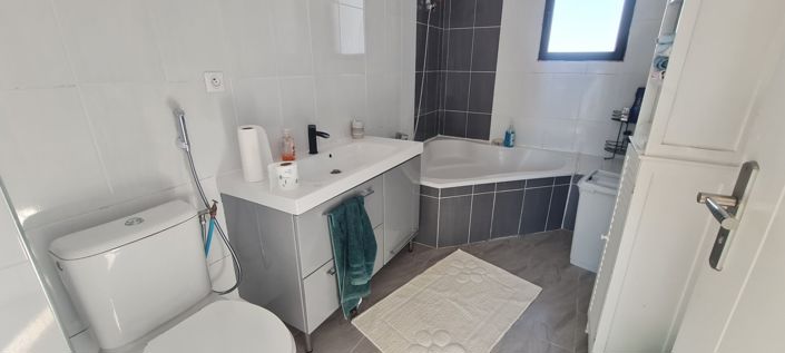 Image No.11-4 Bed House for sale