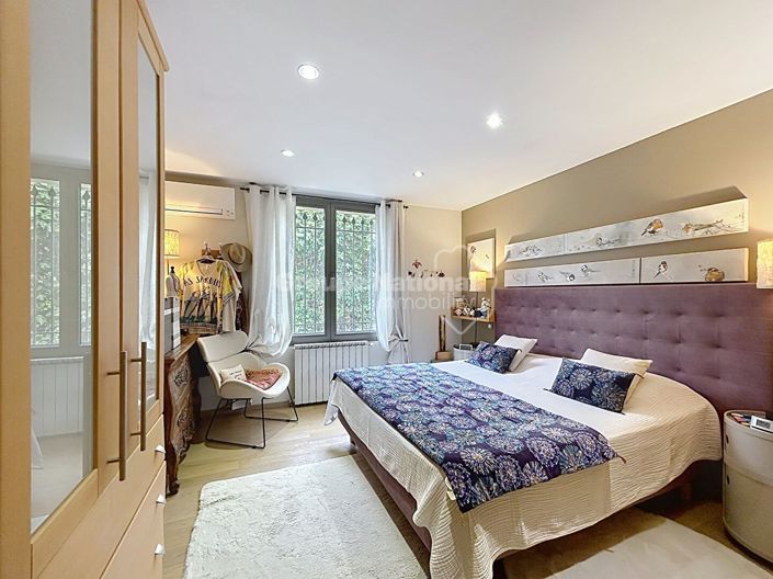 Image No.20-7 Bed House for sale