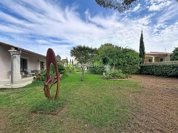 Image No.23-7 Bed House for sale