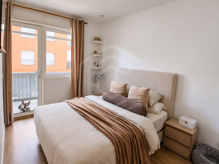 Image No.11-2 Bed Apartment for sale