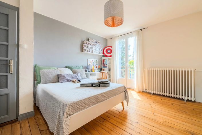 Image No.12-5 Bed House for sale