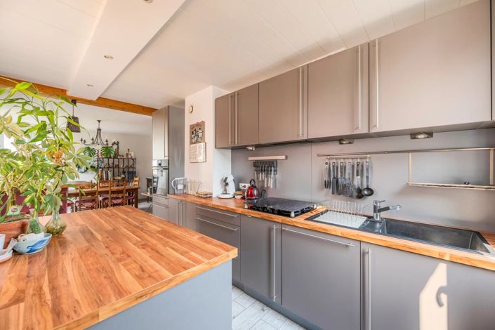 Image No.5-5 Bed House for sale