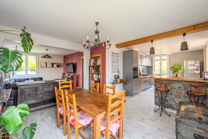 Image No.6-5 Bed House for sale