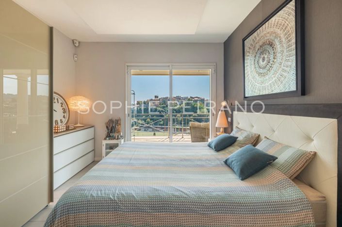 Image No.6-3 Bed House for sale