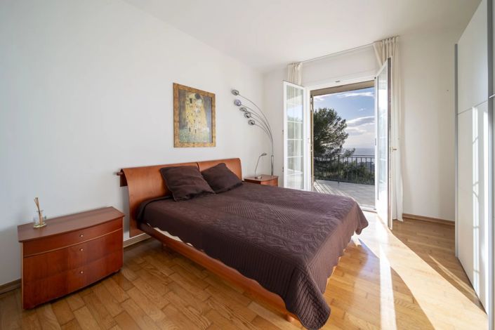 Image No.11-4 Bed House for sale