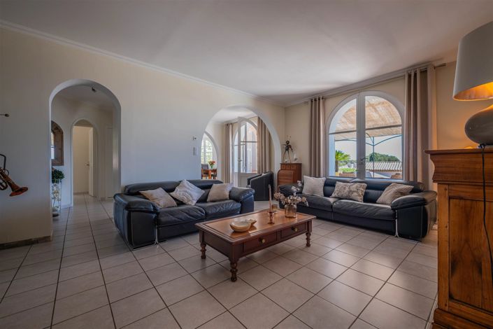 Image No.6-3 Bed House for sale