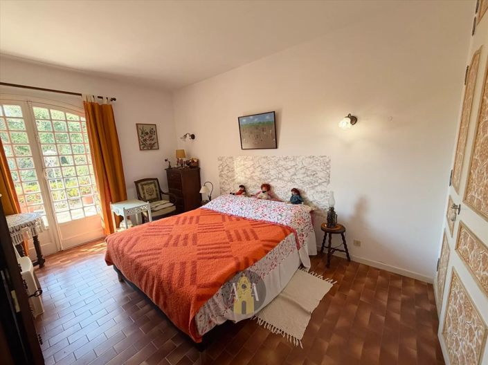 Image No.13-3 Bed House for sale