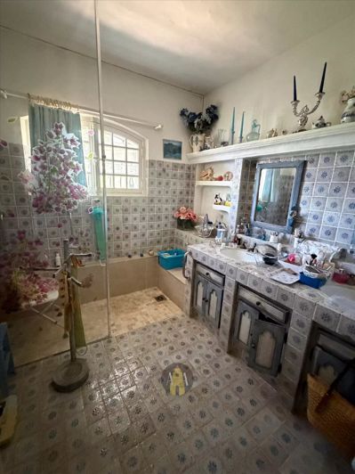 Image No.18-3 Bed House for sale