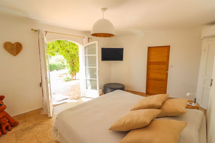 Image No.16-4 Bed House for sale