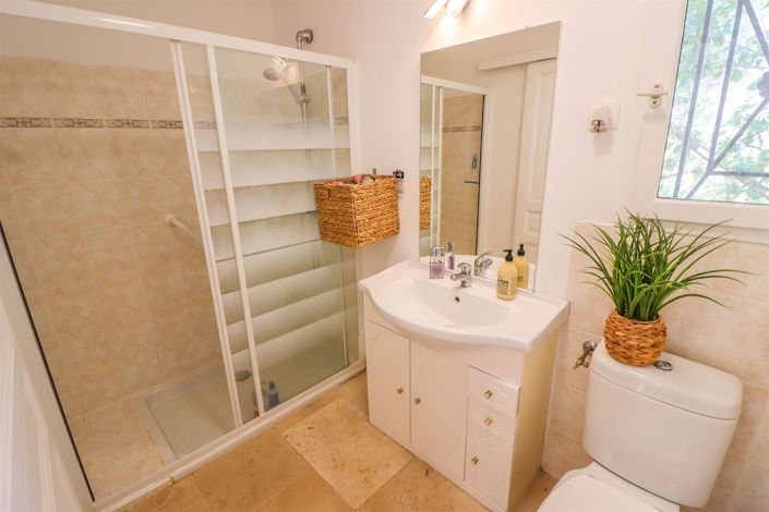 Image No.17-4 Bed House for sale