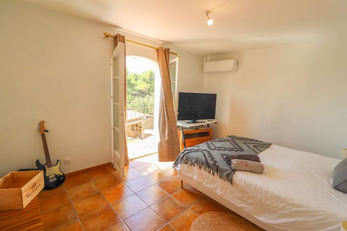 Image No.22-4 Bed House for sale
