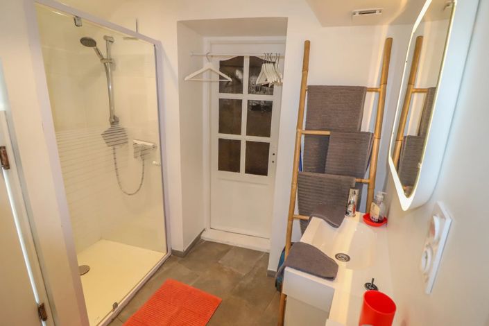 Image No.30-4 Bed House for sale