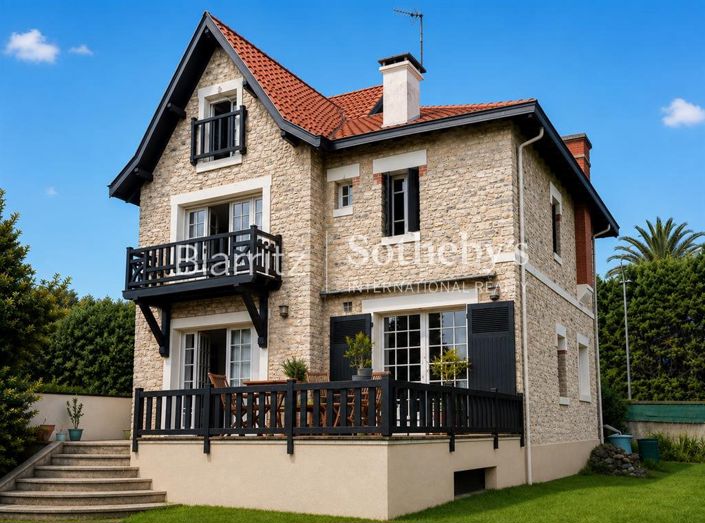 Image No.10-5 Bed House for sale