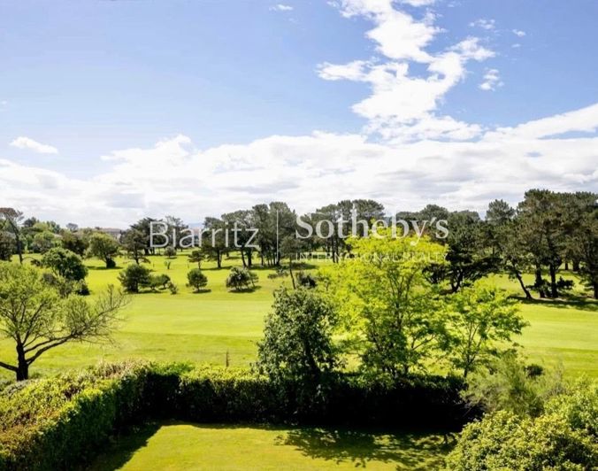 Image No.6-5 Bed House for sale